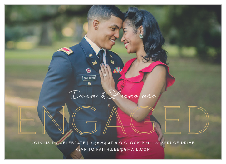 You're engaged! Kick off the celebrations with your loved ones around you! 